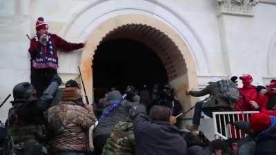 Different angle, taken in crowd, of mob attack that led to Officer Sicknick's death. They shouted 'let the proud boys in'