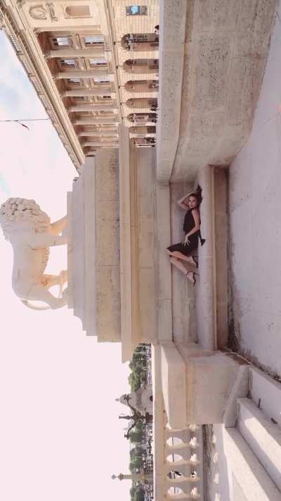 Liya | ‘Do you like backstage videos?’