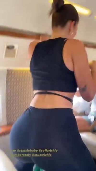 Bouncing That Ass