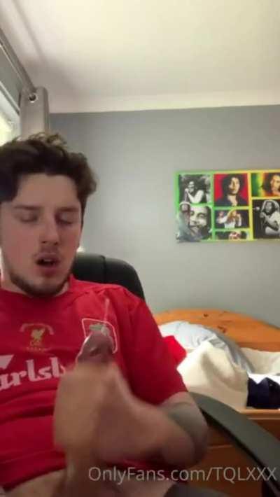 Straight boy moans incoming…