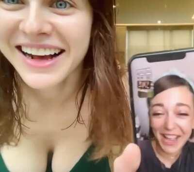 Alexandra Daddario - More fanservice in her new video [gifv]