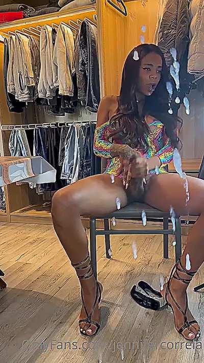 Long distance cum squirter