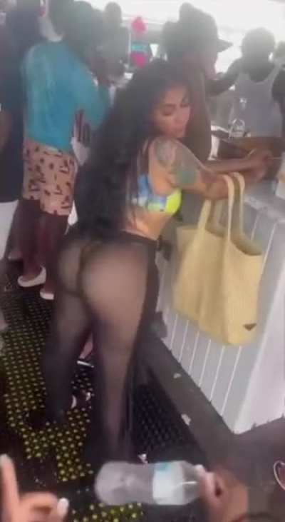 Queen Naija thick 🔥