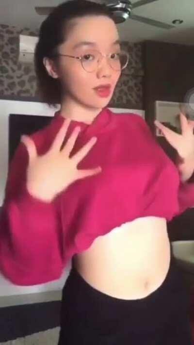 Jangan la kedekut. Sedangkan beliau sendiri pemurah