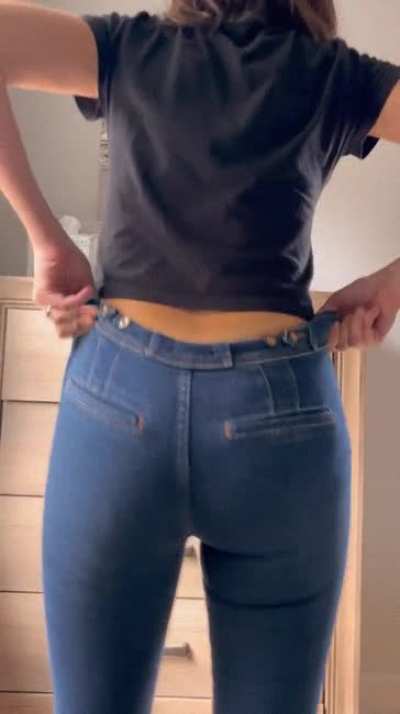 I’ve been building my booty..now this is a problem (f)