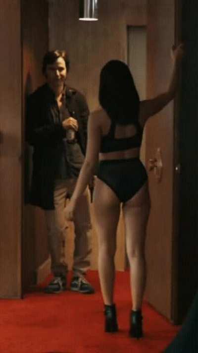 Paulina Gaitan showing how actresses get their jobs.