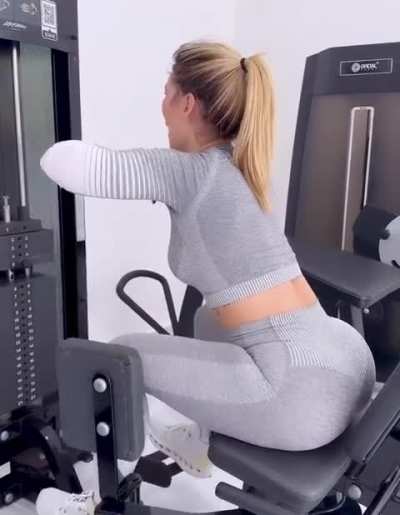 Virgina Fonseca - @virginia