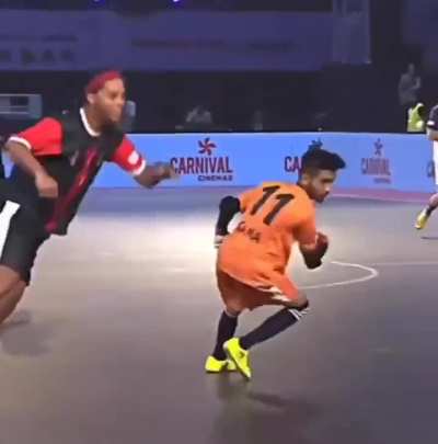 Just turned up for futsal… and Ronaldinho was waiting 😅🔥