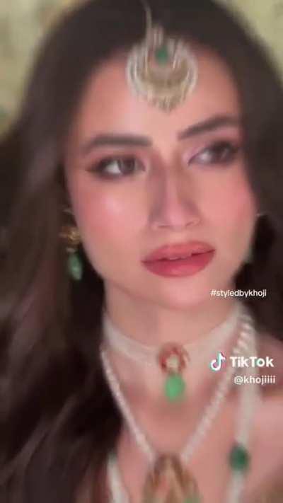 Sana javed tawaif shoaib ask her to go earn money bucause he has no worth now