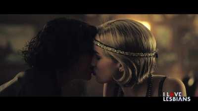 Carla Gugino & Willa Fitzgerald - 