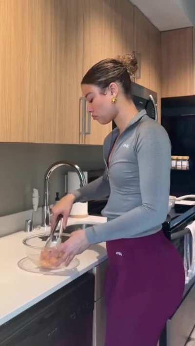 big booty and can cook...Lexie is the perfect woman