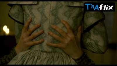 Saoirse Ronan and Kate Winslet in 