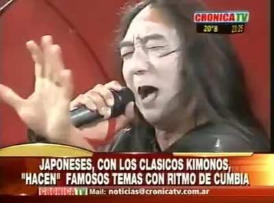 Es 2011, tenés 20 años y en una noche fresca de lunes aún llorás el cierre de Camelot. Ponés Crónica y Los Parraleños mezclan el opening de Mazinger Z con 