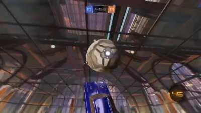 Hi, im vini.Im 14 years old.Im champ 1. This is my first montage, i want to post it on youtube but first i want to see how it goes on reddit