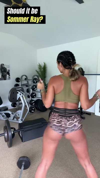 JiggleBattles: Who should represent America? (part 1)