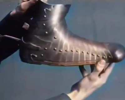 Flexibility of a medieval Knights armour (colorized, recorded in 1924)