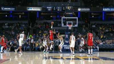 [Highlight] KJ Martin hits the 20 FT jumper to beat the buzzer by a hair and cap off an 81 point first half for the Rockets