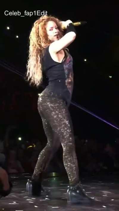 Shakira (slow motion edit)