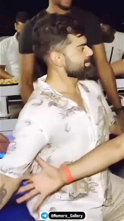 Kohli thoda credit hum fan bhi deserve karte haa na