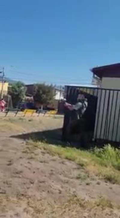 Procedimiento policial contra delincuente (22.10.2022)