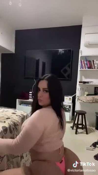 So thick, so big , so hot. What an ass !!!