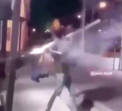 Oamenii cu petarde de Anu Nou be like