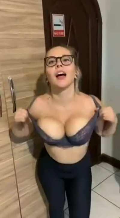 I've been nicknamed Miss Jigglypuffs by a fan does the nickname fit me 😂