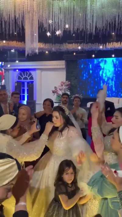 كيف تربح المال باستخدام الذكاء الاصطناعي في 2024 (أفضل 15 طريقة وأهم الأدوات)