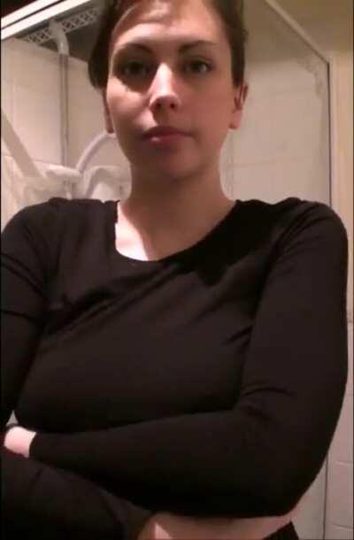 get her upvoted👌👌