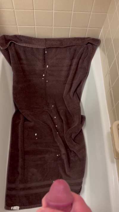 I hit the other side of the bathtub 💦