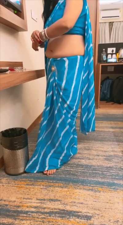 A very simple Saree look can be so seductive for boys, Do you agree ???