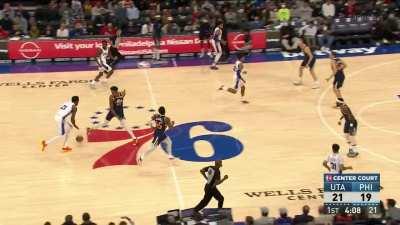 [Highlight] Joel Embiid handles the ball with ease, going coast to coast and blowing by Whiteside to slams down a statement dunk