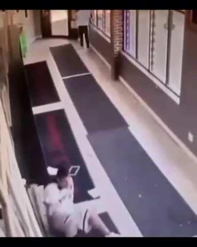 CHICAGO SHOOTING IN WEST GARFIELD PARK LIQUOR STORE