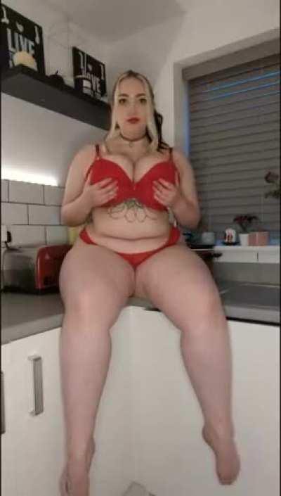 I wanna have you finish all over me 🍆💦