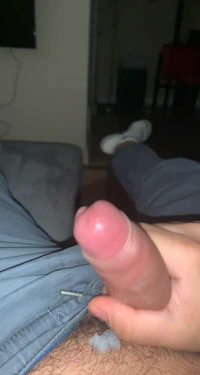 [m19] waistline of my joggers was pushing on the back of my shaft and made me dribble my shot all over my pubes