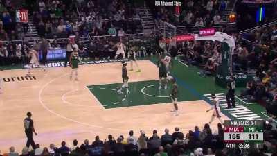 [Highlight] Late in the 4th, Abedayo connects with Butler for 4 straight FGs out of the same formation to evaporate the Bucks lead