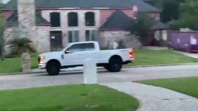 Someone's illegal pet tiger got loose in a Houston neighborhood