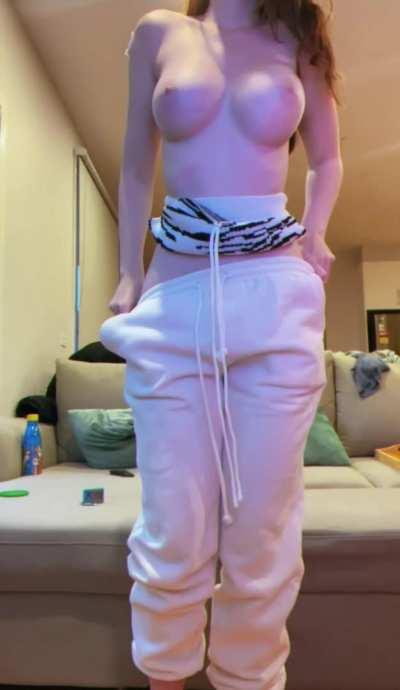 20[F4M] I'm literally sending nudes to whoever upvotes 👻: alis_slv