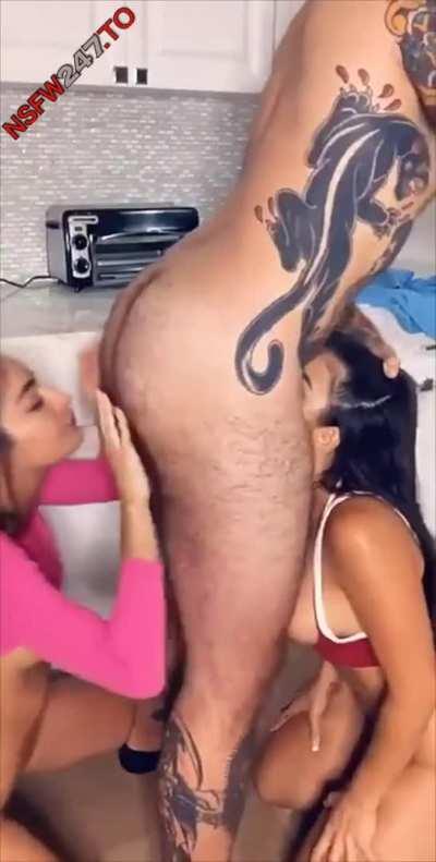 [FFM] Emily Willis and Lena The Plug Blowjob + Rimjob, HOT!