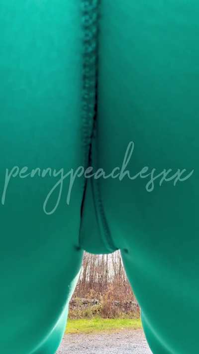 New leggings tight as can be 🤭