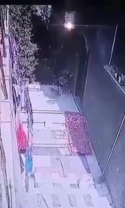 Israeli missile break dances instead of exploding in a Palastinian house