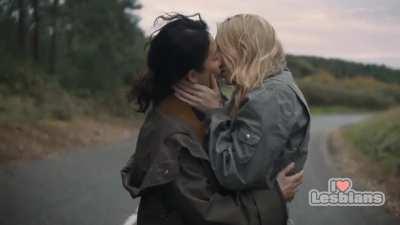 Jodie Comer & Sandra Oh (Killing Eve - s04e08)