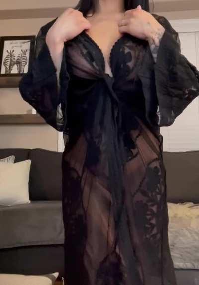 Would wearing this get your hands on me😏