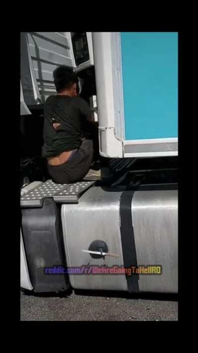 Moderatori intercand sa se infiltreze pe WAGTHRO