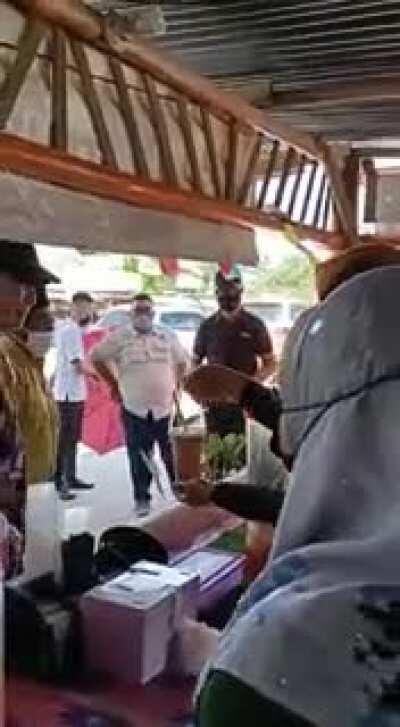 You don't need a mask if you have 50 Malaysian Ringgit notes