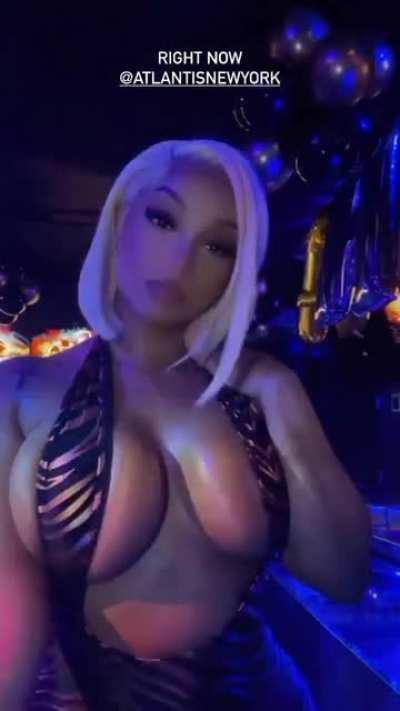 Lilsex_ ( * )( * ) & 🍑🤳🏽