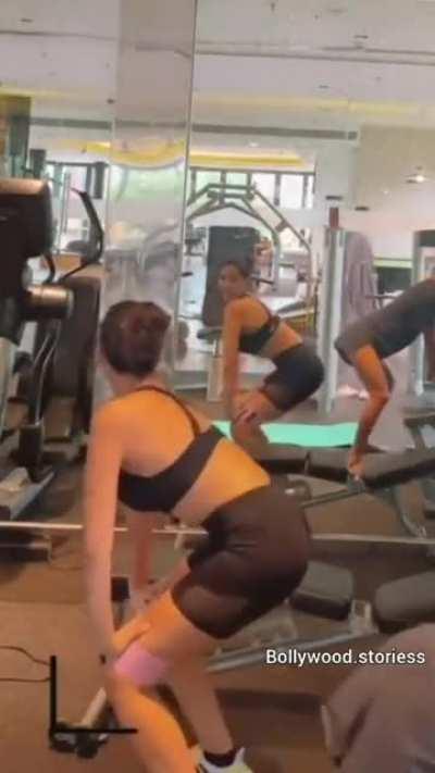 Nora Fatehi Sexy Saturday mornings 🥵💦