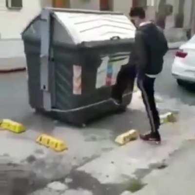 Gangsta Dumpster! 😂
