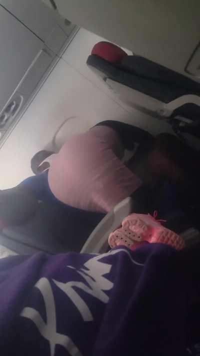 30-minute BJ on a Delta flight in plain view for everyone to see
