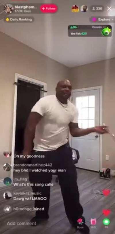 Idk why this shit so funny😭